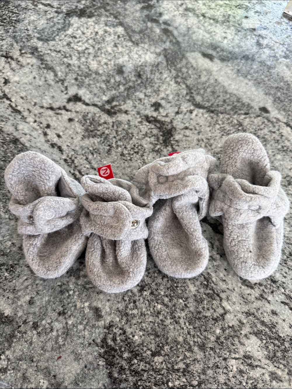Kids Gray Cozy Fleece Booties